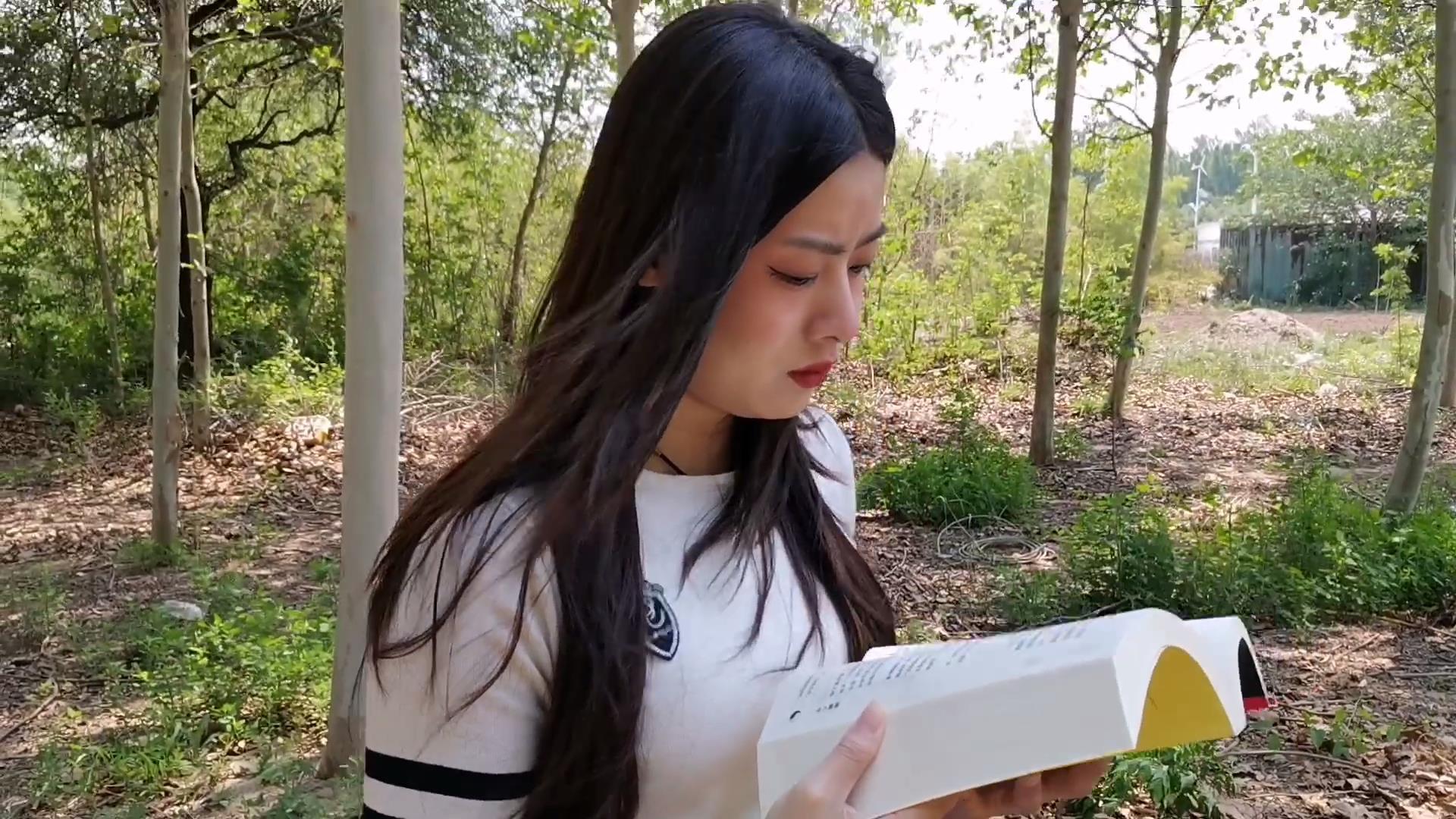 学生希希在小树林在看小说,被2个歹徒塞入麻袋,装进后备箱拉到密室里,索要钱财无果,将她折磨至死,用麻袋包裹准备投进臭水坑里 学生希希在小树林在看小说,被2个歹徒塞入麻袋,装进后备箱拉到密室里,索要钱财无果,将她折磨至死,用麻袋包裹准备投进臭水坑里