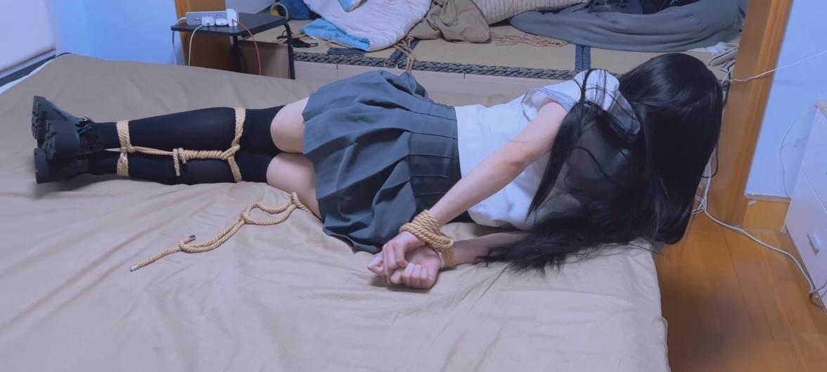 被捆绑的JK女孩 被捆绑的JK女孩