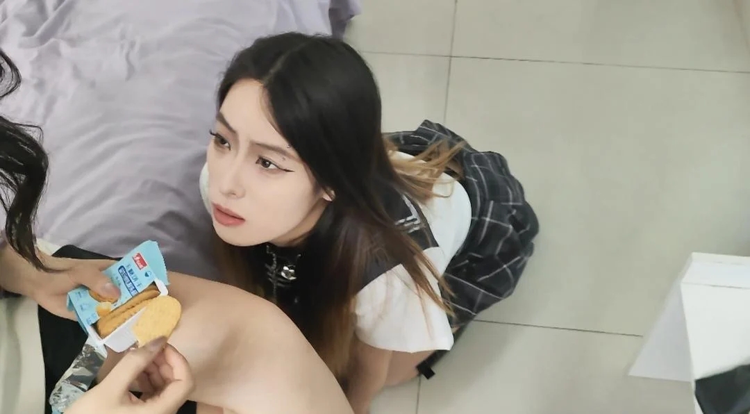 【禾一原创】客户定制 (苏苏) 《调教苏苏》打耳光 屁股 ,爬行,项圈,喂食,声音超酥软 【禾一原创】客户定制 (苏苏) 《调教苏苏》打耳光 屁股 ,爬行,项圈,喂食,声音超酥软