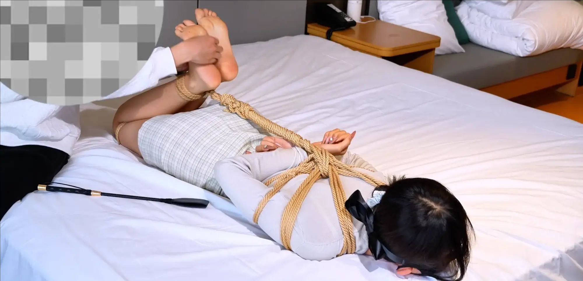 【叶枫原创】客户定制,夏十七入室捆绑,日式驷马+放置挣扎+tk+鞭打脚心,极品玉足,足控福利,挣扎演技很到位 【叶枫原创】客户定制,夏十七入室捆绑,日式驷马+放置挣扎+tk+鞭打脚心,极品玉足,足控福利,挣扎演技很到位