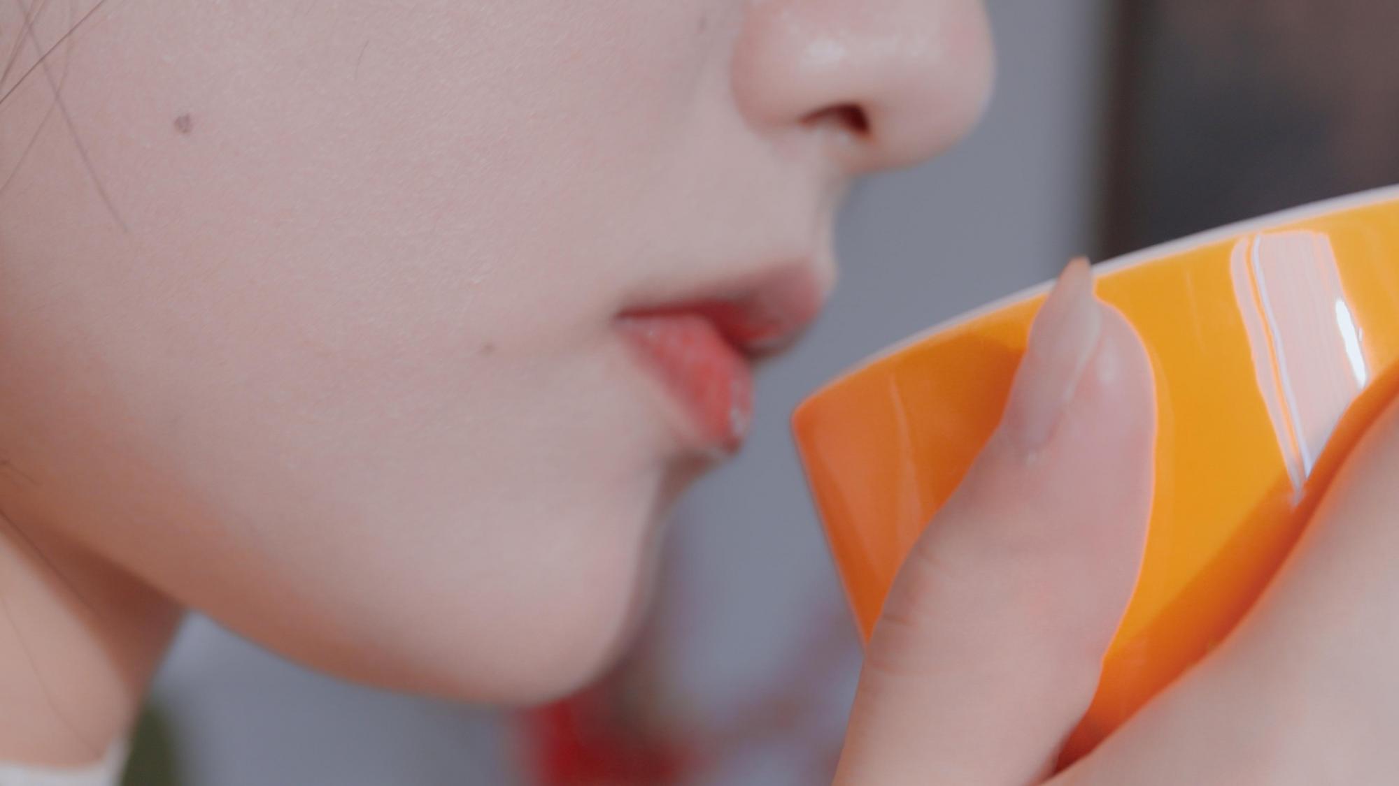 《同学的后妈》少妇未抵挡住年轻气息诱惑,湿身换装+柜中play+丝里丝+背德禁忌+Tk+SP+内陷股绳固定 《同学的后妈》少妇未抵挡住年轻气息诱惑,湿身换装+柜中play+丝里丝+背德禁忌+Tk+SP+内陷股绳固定
