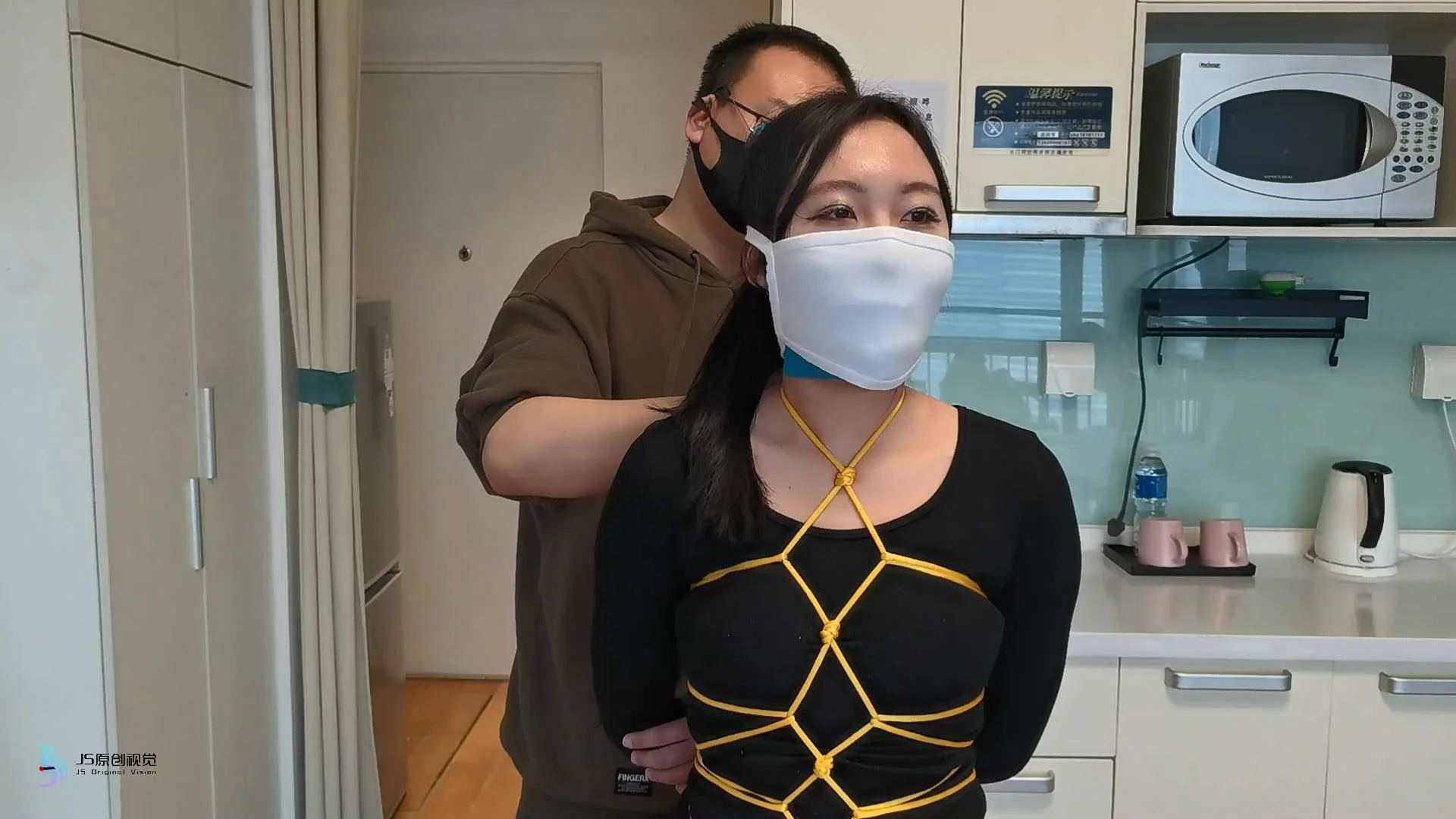黄金绳全身龟甲紧缚/丝袜塞嘴/绷带/口罩 黄金绳全身龟甲紧缚/丝袜塞嘴/绷带/口罩