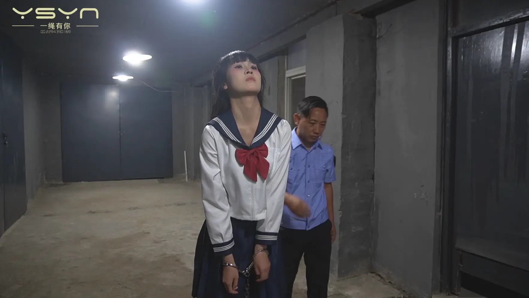 定拍转公映【虚惊一场】上集朱婷婷戴上四副手铐一副制式脚镣两幅重镣(铆钉砸死)一副银色脚拷 定拍转公映【虚惊一场】上集朱婷婷戴上四副手铐一副制式脚镣两幅重镣(铆钉砸死)一副银色脚拷
