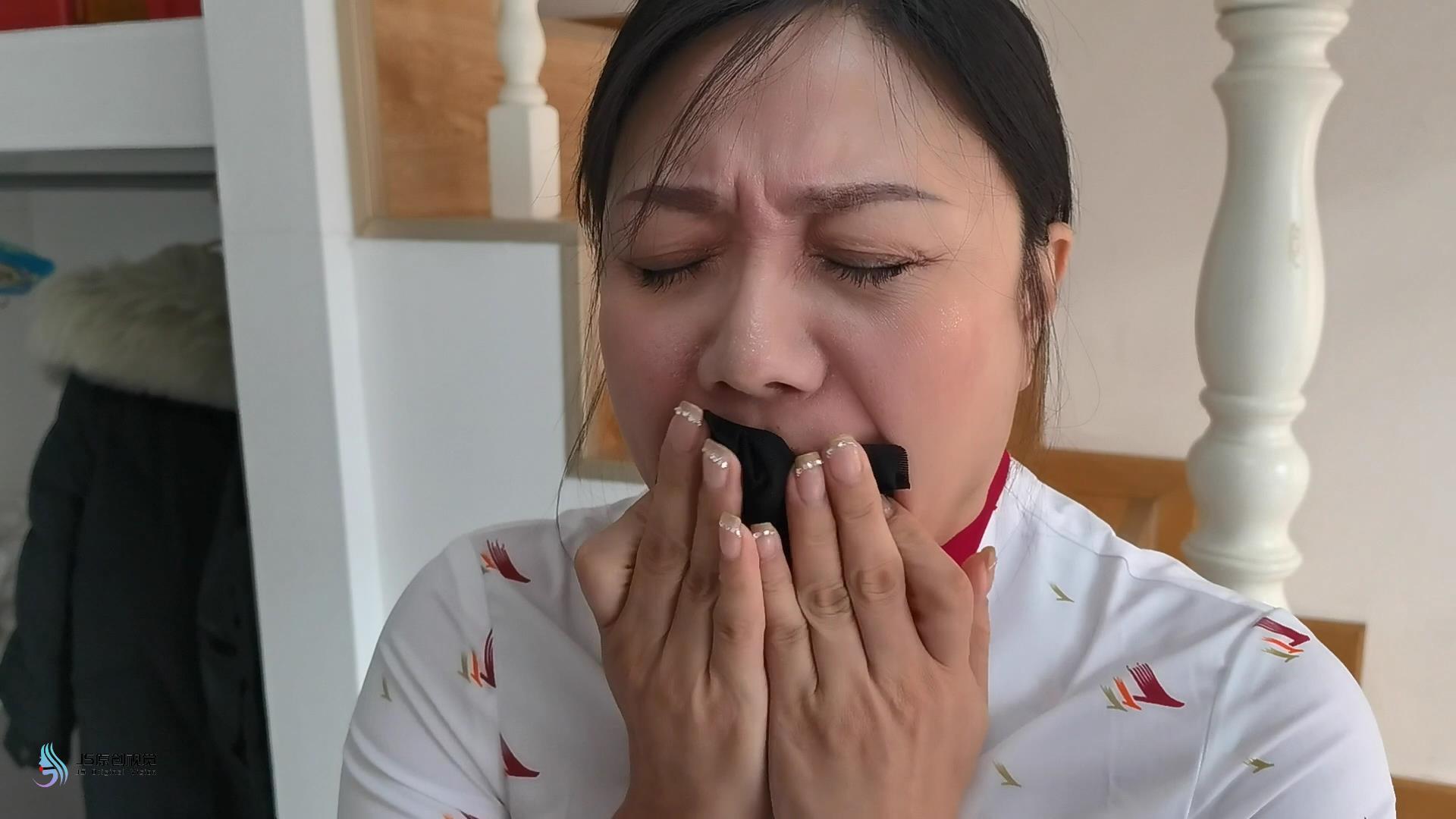 《空姐危机-国泰篇》空姐下班家中被捆绑挣脱 《空姐危机-国泰篇》空姐下班家中被捆绑挣脱