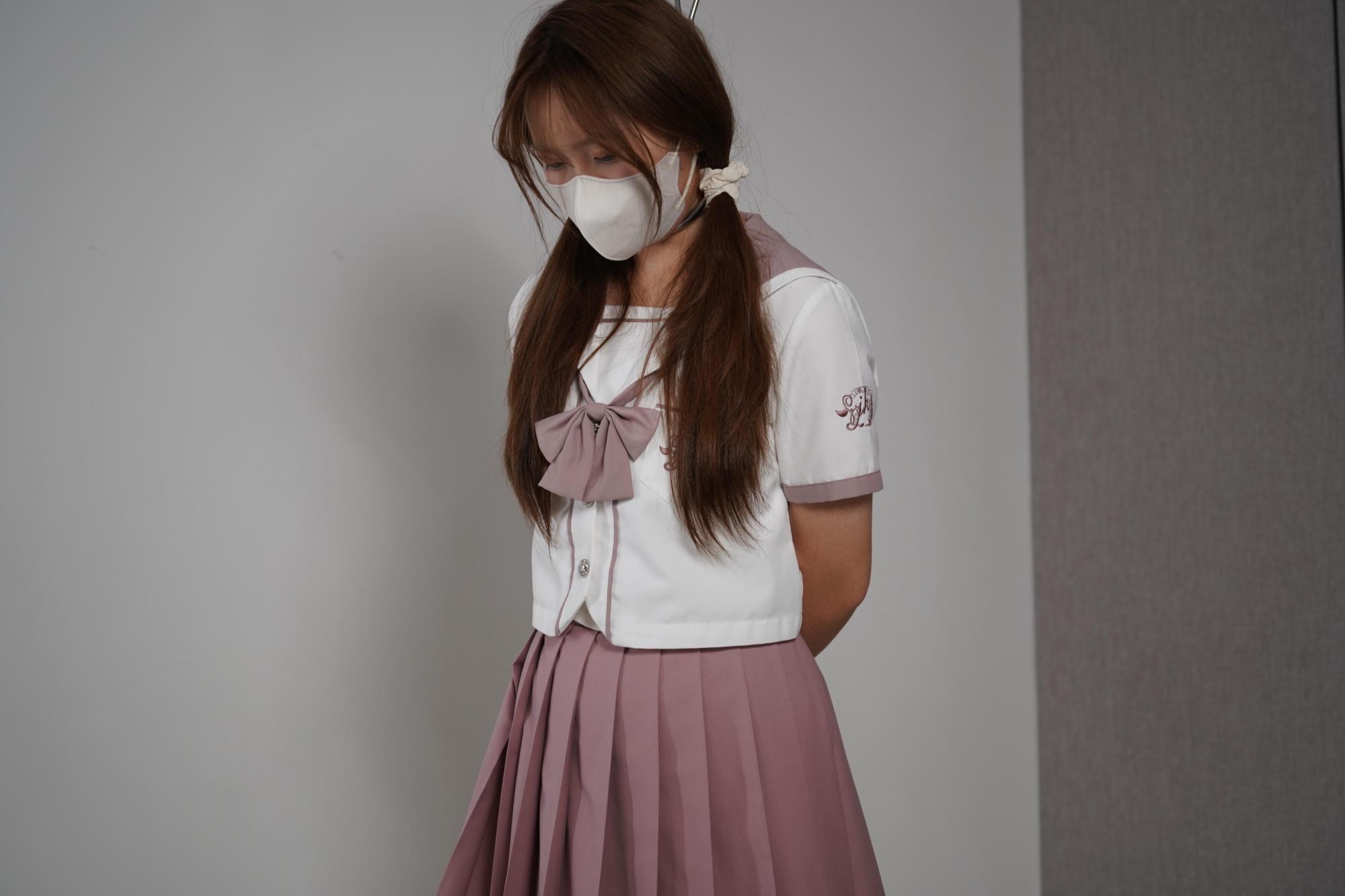 【灰太郎的羊】学霸少女挑战新游戏‘蜜蜂采豆豆',被强制踮脚尖站立,腿抖到抽筋 【灰太郎的羊】学霸少女挑战新游戏‘蜜蜂采豆豆',被强制踮脚尖站立,腿抖到抽筋