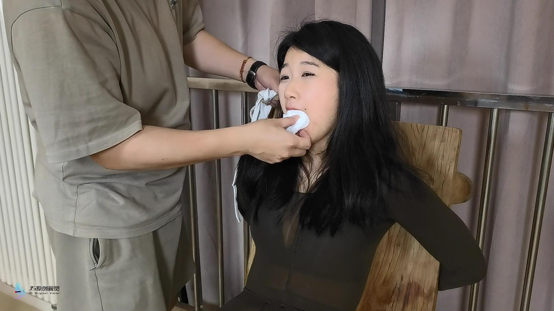 【JS】【妙一】尼龙女孩老虎凳束缚/丝袜包裹/纱布堵嘴/头套/口罩/原味棉袜封鼻 【JS】【妙一】尼龙女孩老虎凳束缚/丝袜包裹/纱布堵嘴/头套/口罩/原味棉袜封鼻