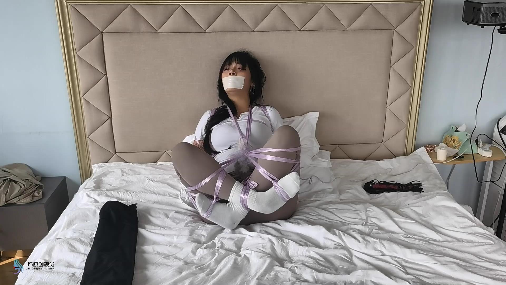 【JS】新模首秀【曼妮】紧身瑜伽服丝绸团缚/白袜/毛巾塞嘴/超粘胶布/鞭打/恋足 【JS】新模首秀【曼妮】紧身瑜伽服丝绸团缚/白袜/毛巾塞嘴/超粘胶布/鞭打/恋足