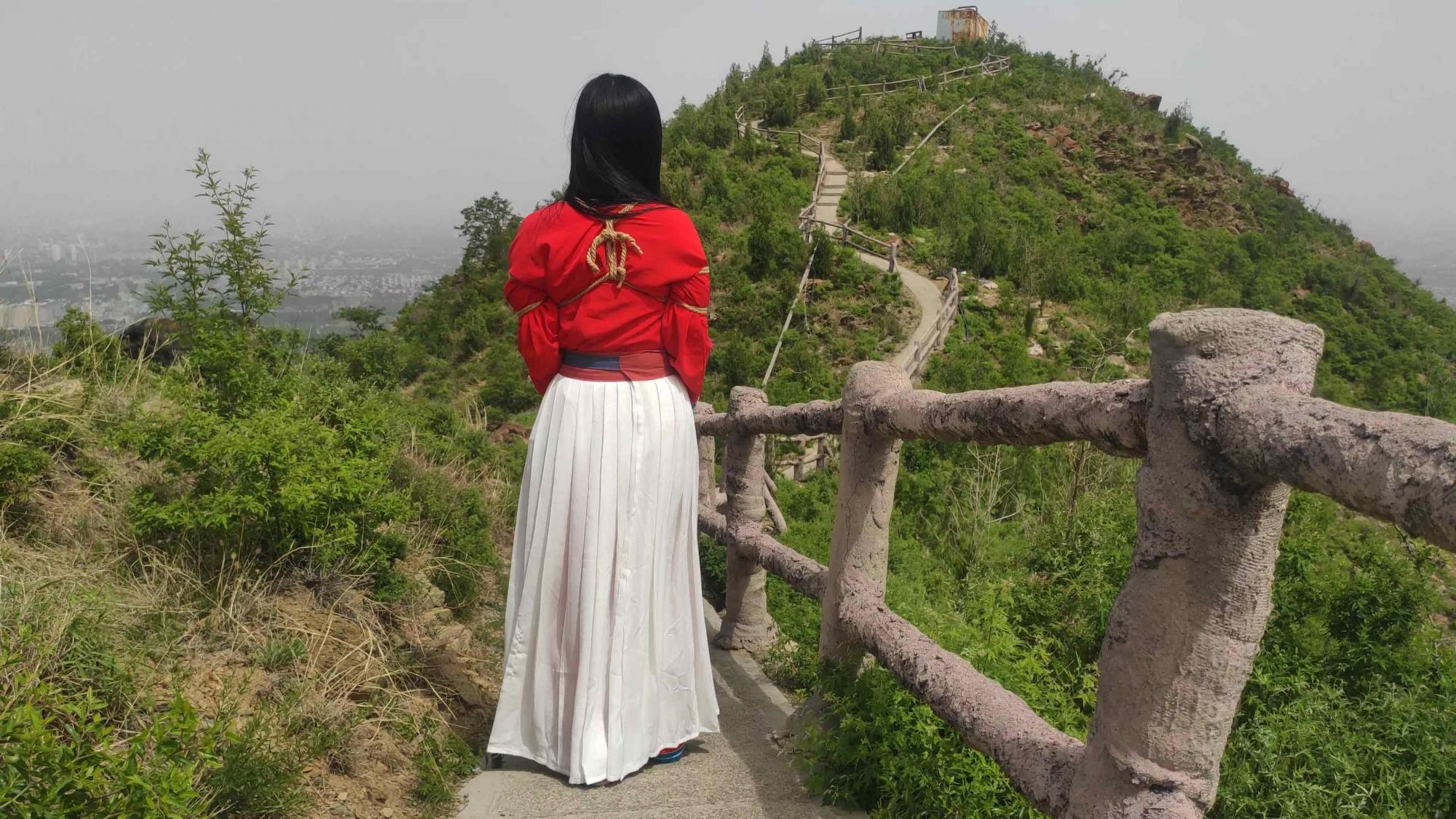 私人女囚之故地重游(五一游记) 户外红罪衣木枷脚镣 押解绑 跪迎主人 五花大绑 单脚吊 口球 红肚兜 真实皮鞭戒尺打屁股 强制开脚等等 私人女囚之故地重游(五一游记) 户外红罪衣木枷脚镣 押解绑 跪迎主人 五花大绑 单脚吊 口球 红肚兜 真实皮鞭戒尺打屁股 强制开脚等等