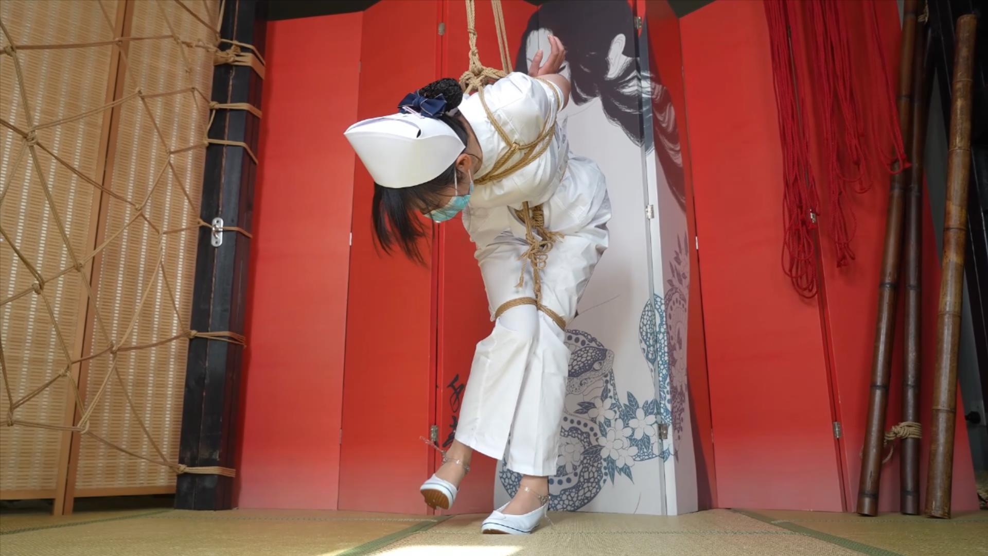 象人定拍-护士服,强制踮脚放置 象人定拍-护士服,强制踮脚放置