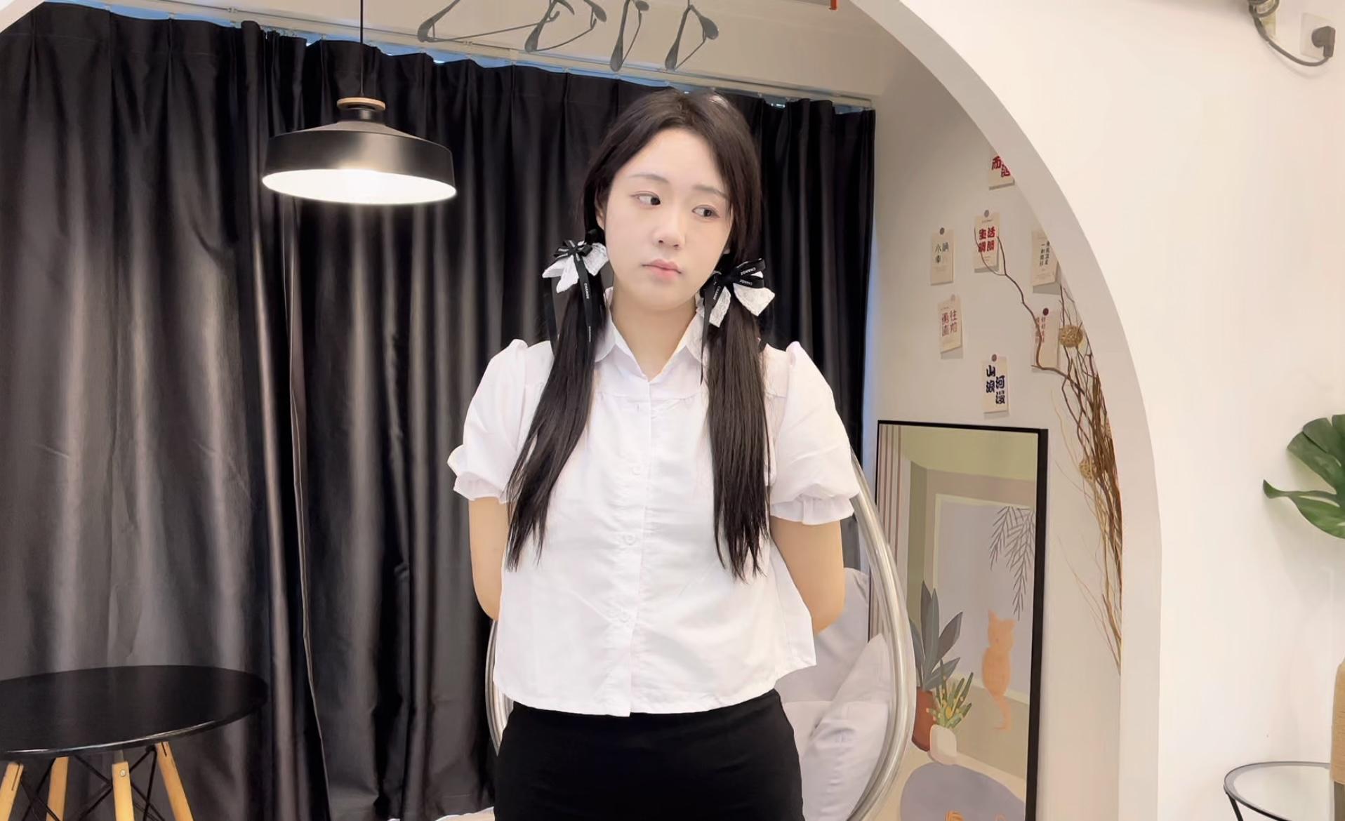 【缚艺录】【小树】美腿之友的胶带捆绑 【缚艺录】【小树】美腿之友的胶带捆绑