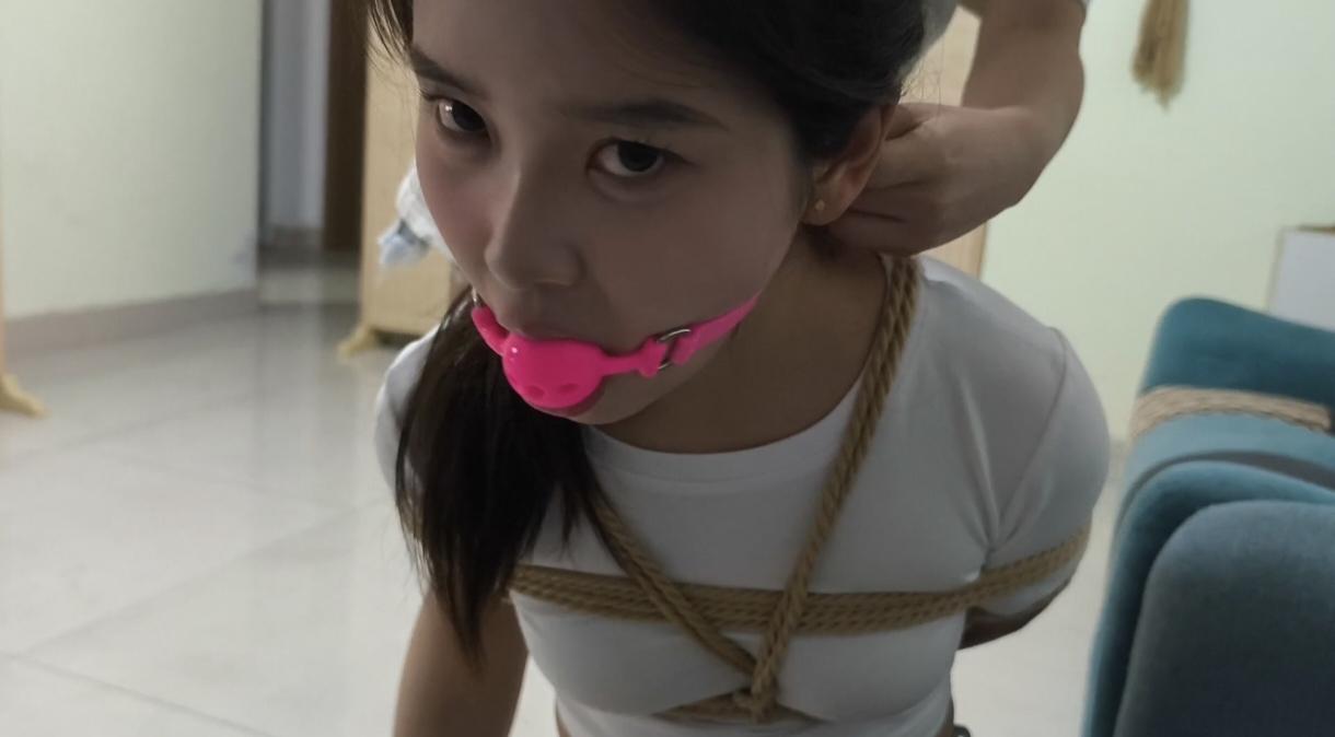 日式紧缚 强制堵嘴 口水收集 驷马口水收集 极品美腿玉足 顶美小芮萌萌哒 可驾驭各种风格 最后还有福利采访环节 日式紧缚 强制堵嘴 口水收集 驷马口水收集 极品美腿玉足 顶美小芮萌萌哒 可驾驭各种风格 最后还有福利采访环节
