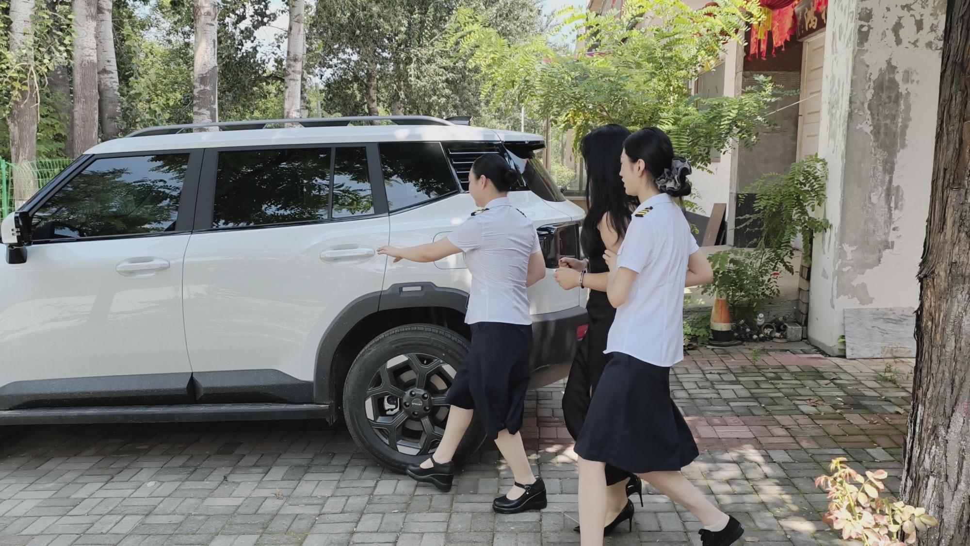 李沐,被逮捕后严加看管,手铐脚镣,死铐,最后被判刑,五花大绑 李沐,被逮捕后严加看管,手铐脚镣,死铐,最后被判刑,五花大绑