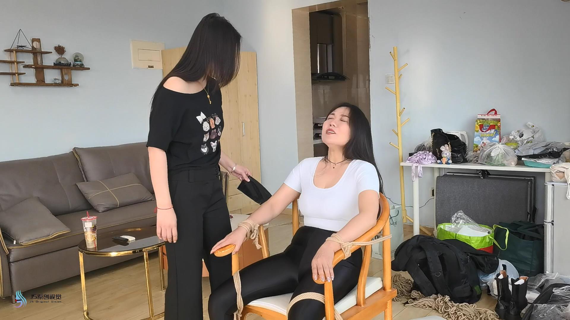 《调焦女贼》女贼入室盗窃被房主抓现行被调焦至S 《调焦女贼》女贼入室盗窃被房主抓现行被调焦至S
