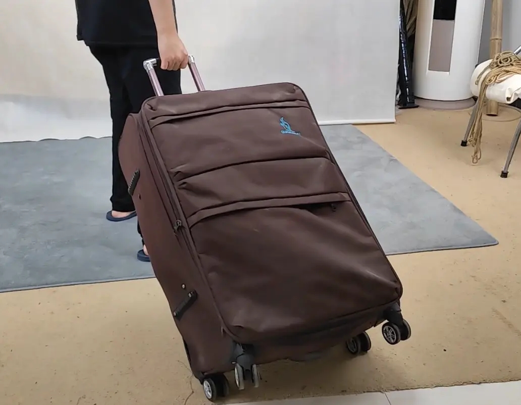 随心原创 陈雅熙 旅行箱中的尤物肉票 全身放在箱子里拖动 放置 闷热的煎熬 最后放入箱子中带走 随心原创 陈雅熙 旅行箱中的尤物肉票 全身放在箱子里拖动 放置 闷热的煎熬 最后放入箱子中带走