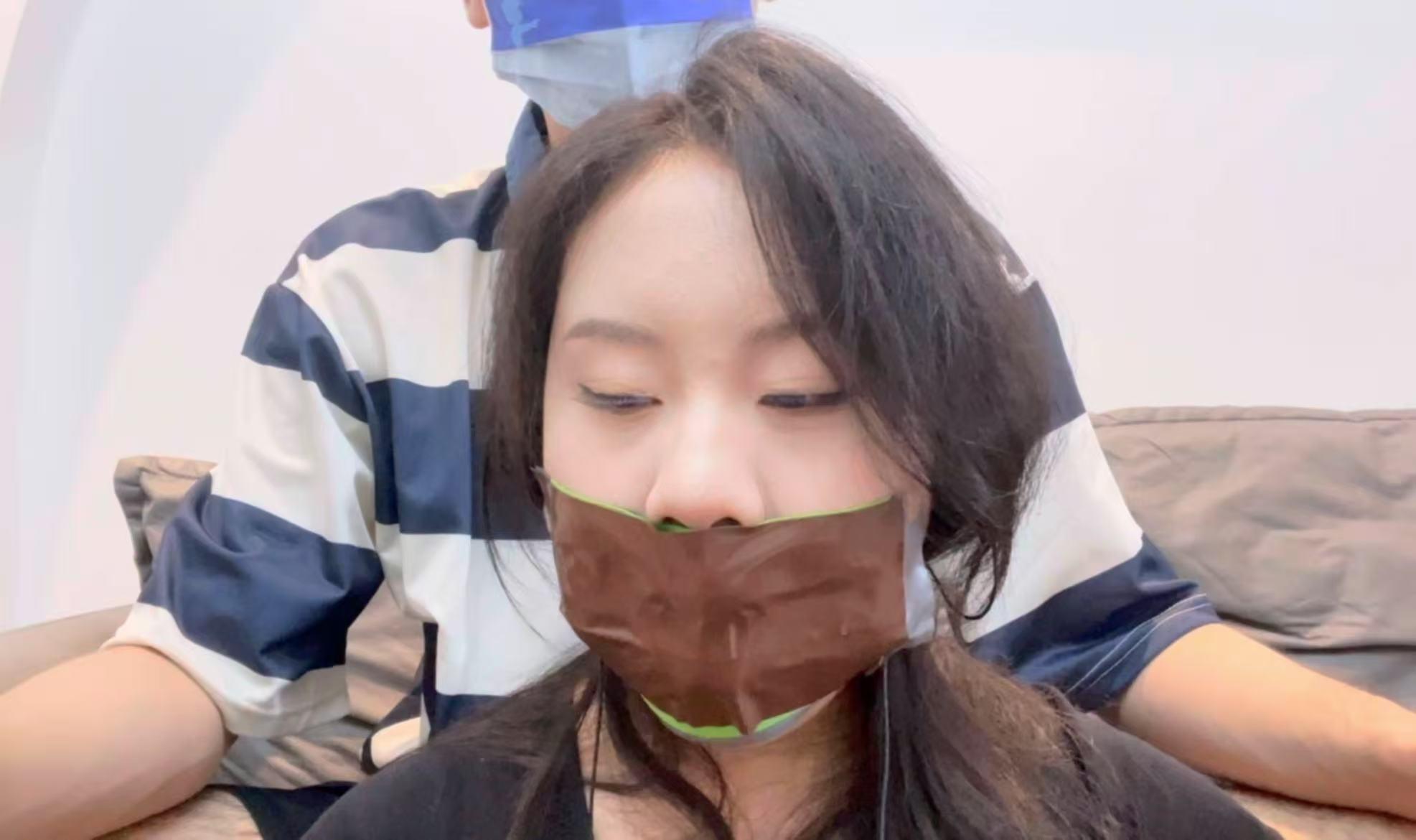 【缚艺录】【小知ASMR】口球下,6层胶带+3层绷带的严实封嘴~ 【缚艺录】【小知ASMR】口球下,6层胶带+3层绷带的严实封嘴~