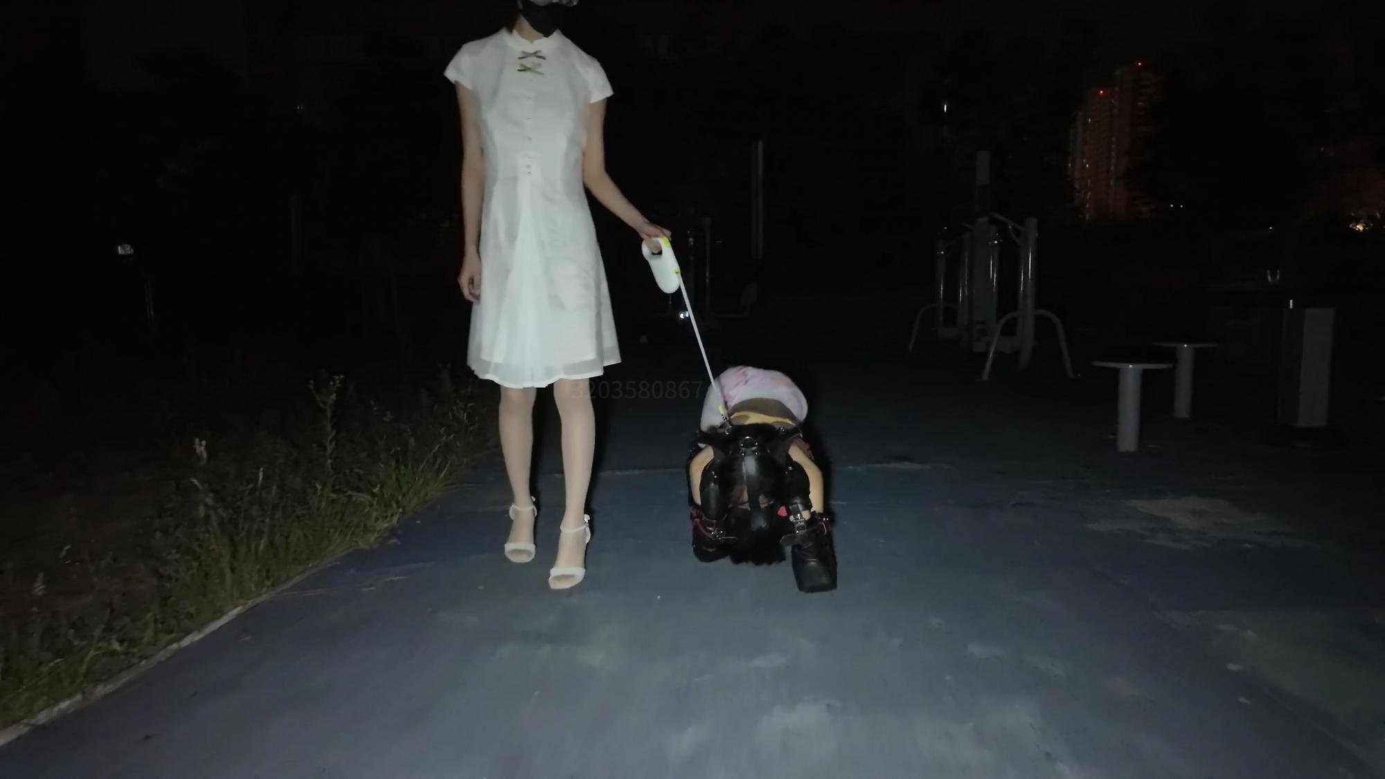 亲姐牵着被k9束缚的妹妹公园露出 少萝霜喵又是被姐姐梦婷tj了 亲姐牵着被k9束缚的妹妹公园露出 少萝霜喵又是被姐姐梦婷tj了