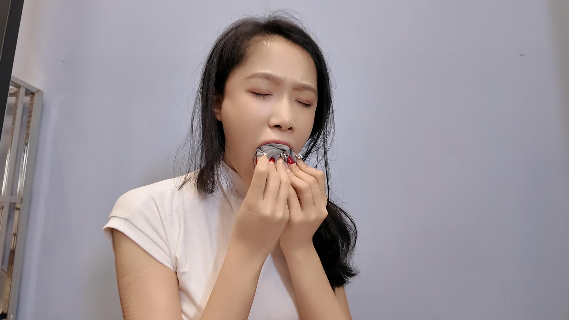 雅倩压舌口塞老虎凳调叫 雅倩压舌口塞老虎凳调叫