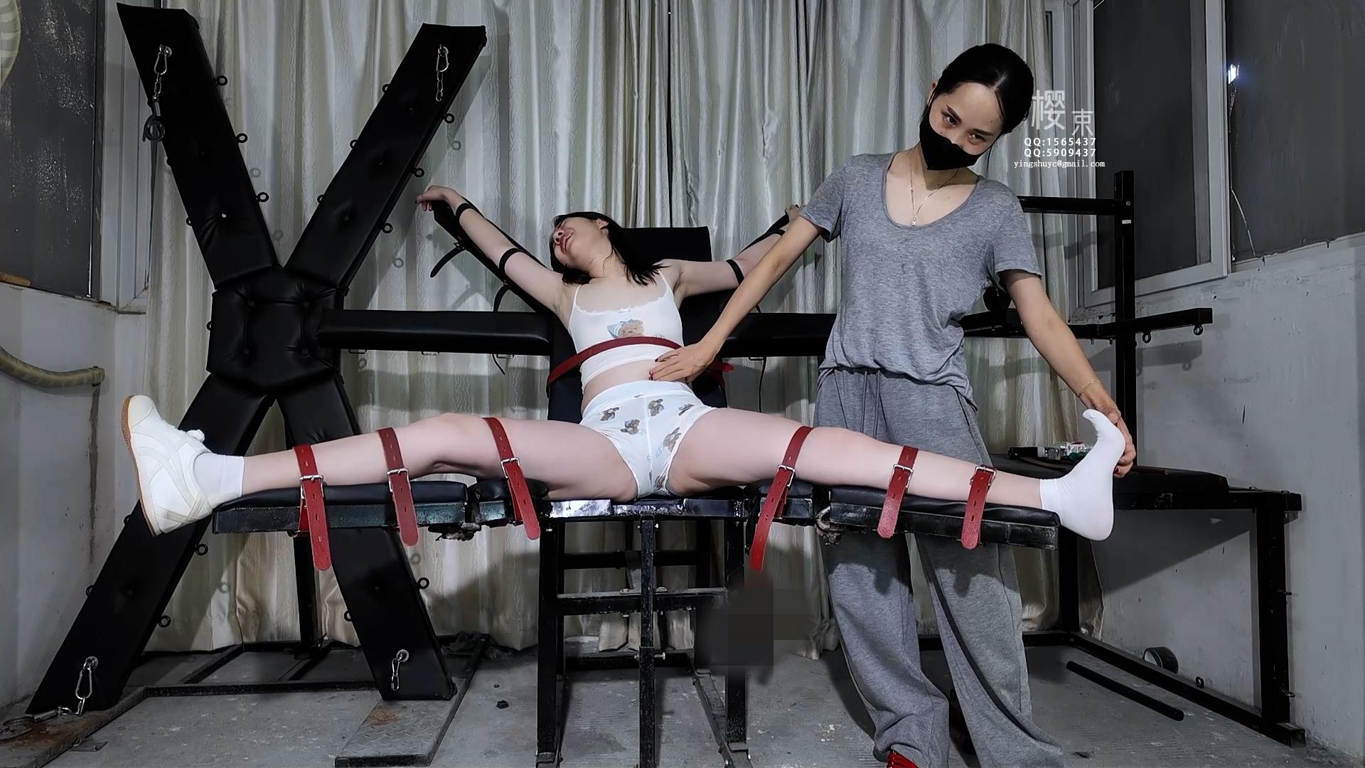 【樱束原创】《奇痒无比的惩罚》惩罚怕痒的人就得把她固定在开腿刑椅上狠狠的挠她!口球紧塞话都说不出来只有呜呜声与拉丝的口水流出!! 【樱束原创】《奇痒无比的惩罚》惩罚怕痒的人就得把她固定在开腿刑椅上狠狠的挠她!口球紧塞话都说不出来只有呜呜声与拉丝的口水流出!!