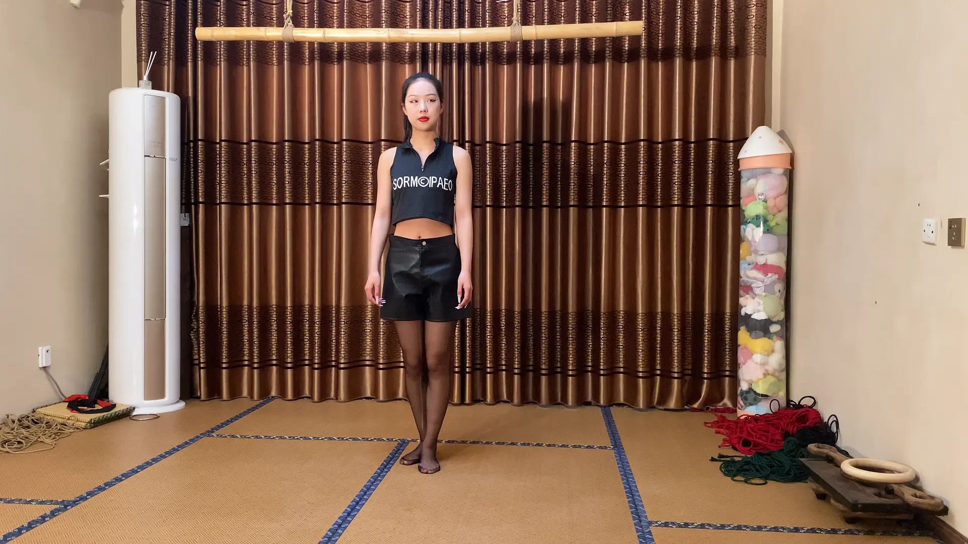 孙若日式反绑驷马 俯卧 皮鞭 挣扎 自嗨 SP 打屁股 孙若日式反绑驷马 俯卧 皮鞭 挣扎 自嗨 SP 打屁股
