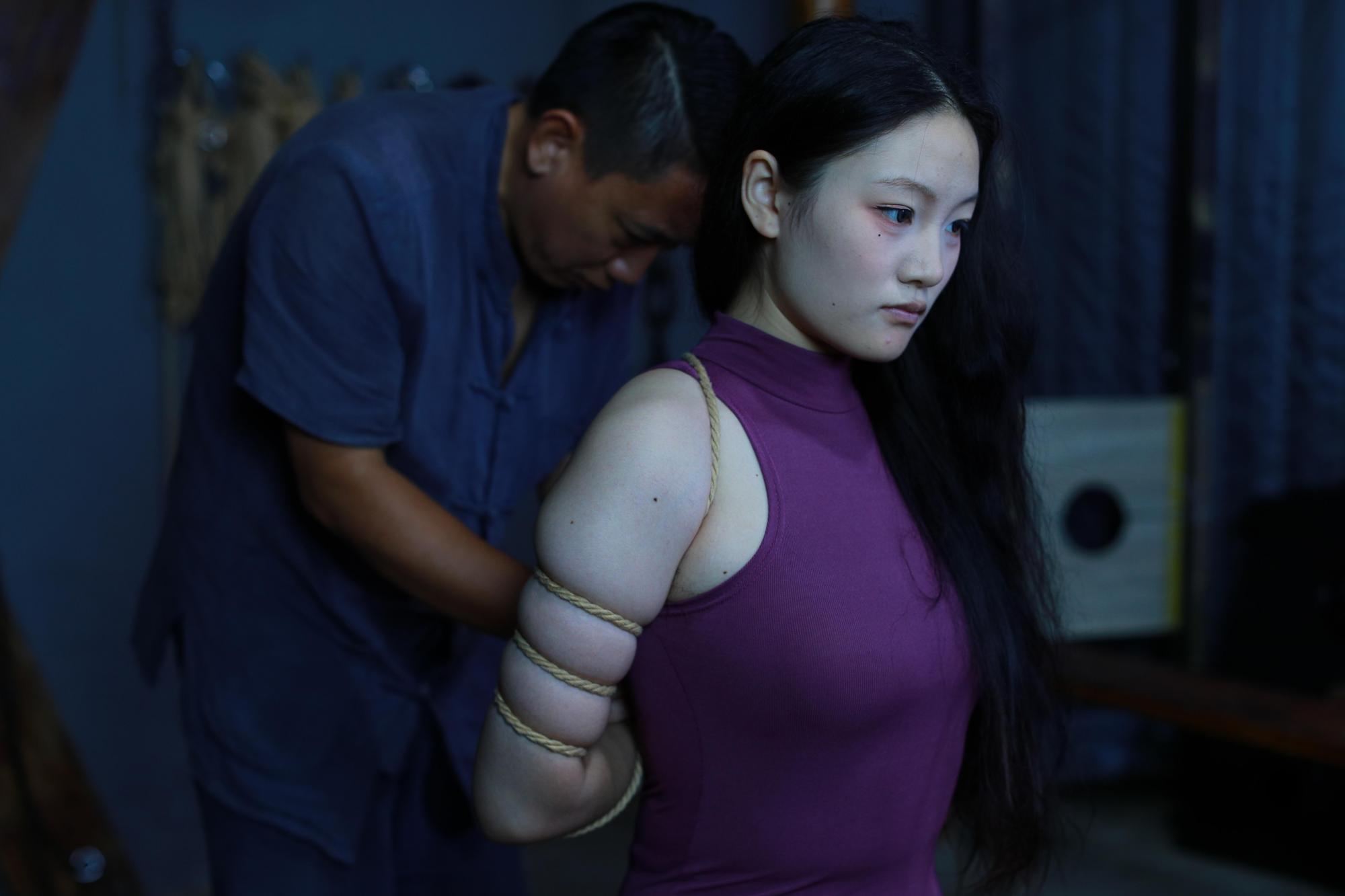 【瑶瑶紫裙摆拍】视频18分钟+套图456张梓瑶五花驷马摆拍 【瑶瑶紫裙摆拍】视频18分钟+套图456张梓瑶五花驷马摆拍