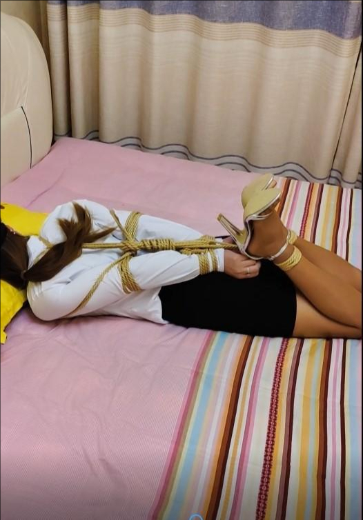 90后小夫妻驷马捆绑第一次