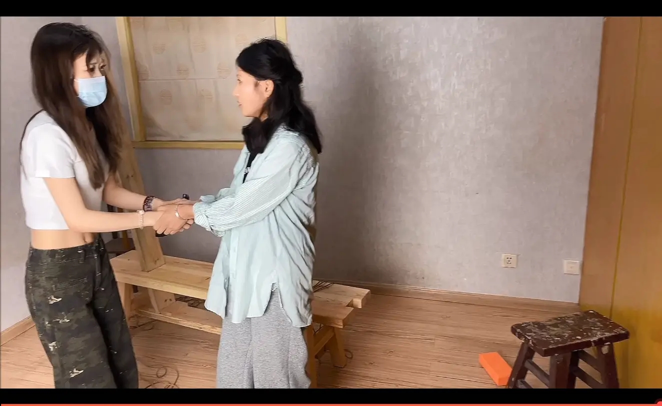 老虎凳 犯人拒不交代 恐吓 捆绑 逼问 老虎凳 犯人拒不交代 恐吓 捆绑 逼问