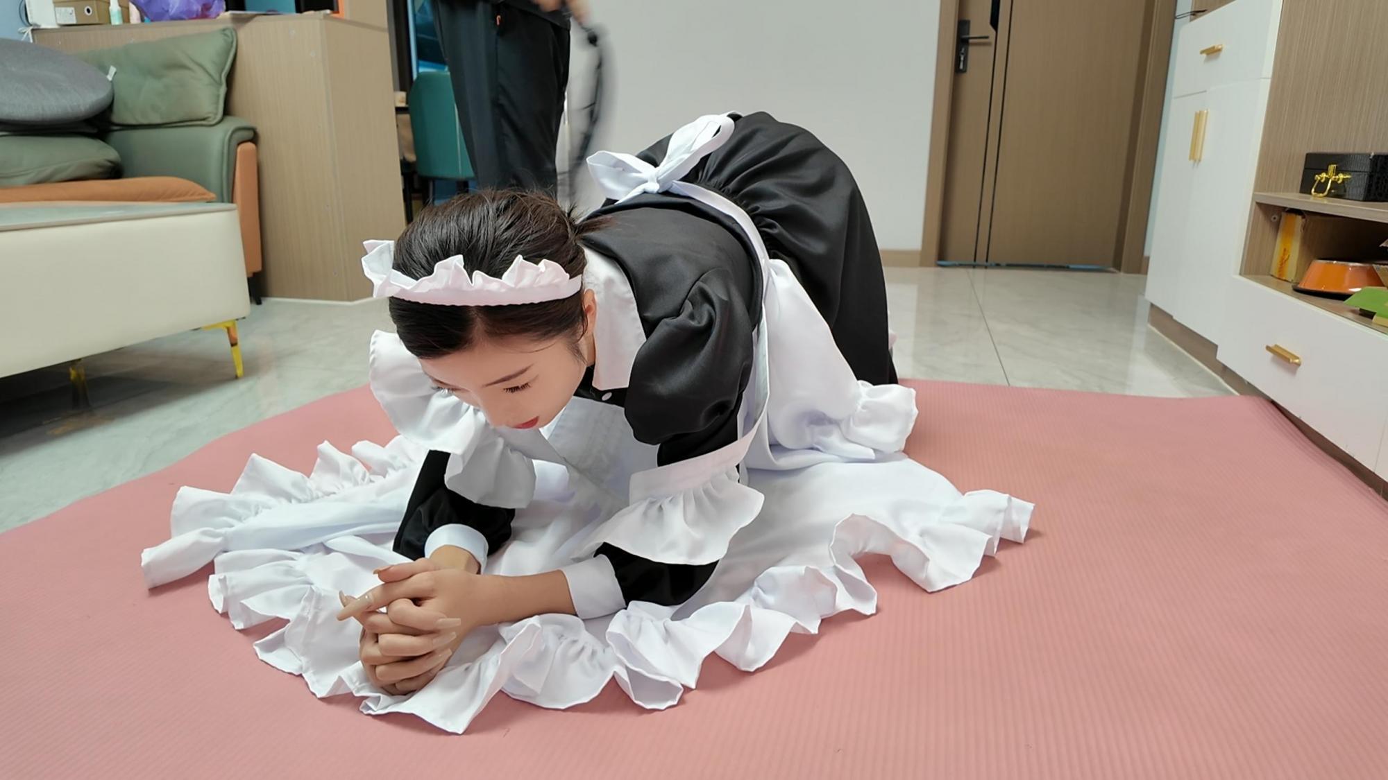 捆绑人妻之白丝女仆三 捆绑人妻之白丝女仆三
