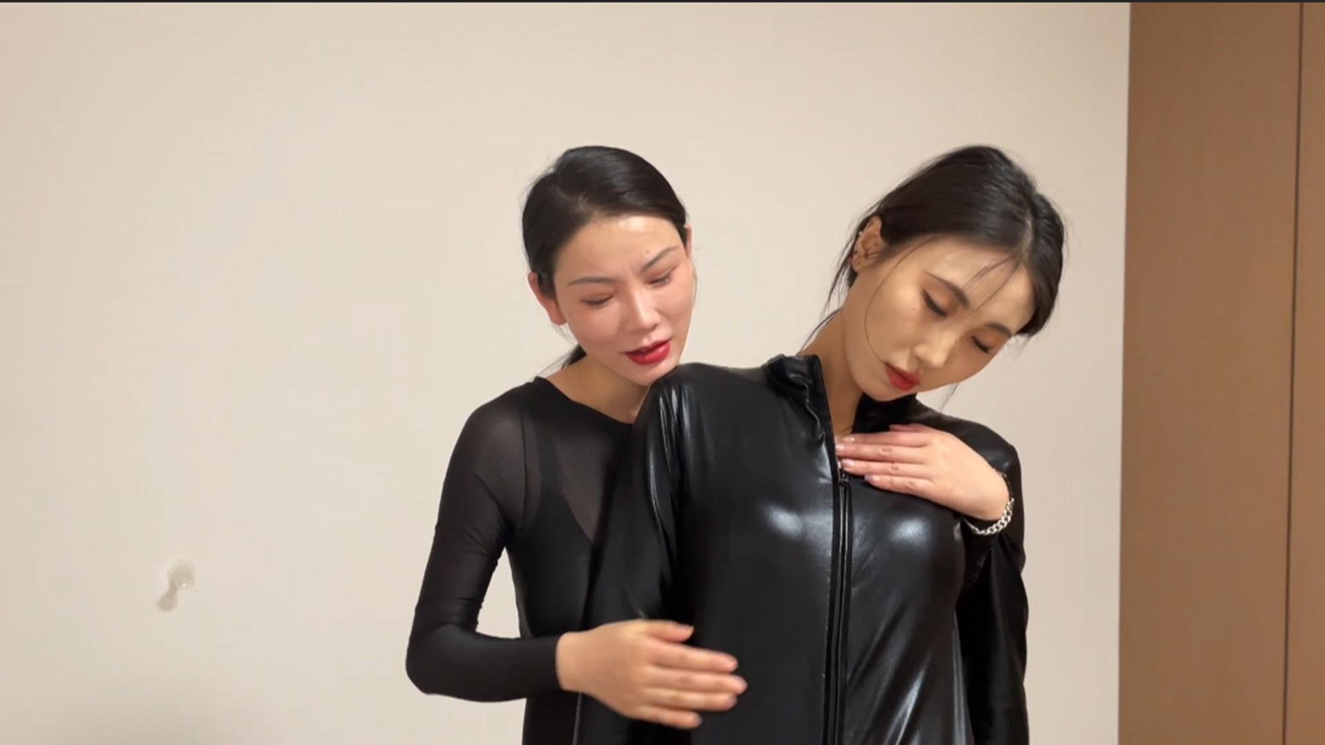 【云雀定拍】《不自量力的女飞贼》一小时全集 女特工居家自缚被趁虚而入迷晕玩弄，苏醒后挣脱束缚成功反杀女飞贼，最后通过K9羞辱和超紧驷马将女飞贼调教成自己的女奴