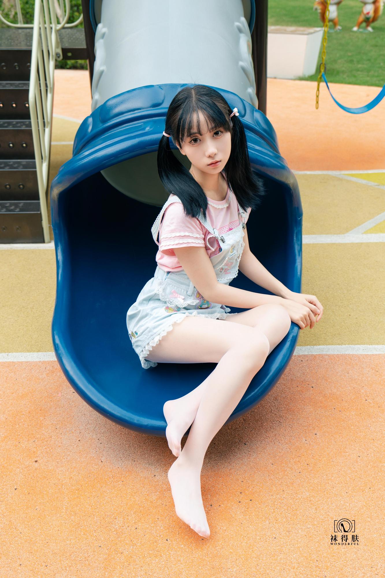 【袜得肤】游乐园里的安娜白丝合法萝莉