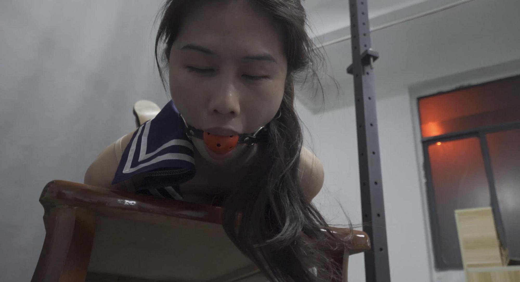丽丽首次体验驷马 丽丽首次体验驷马