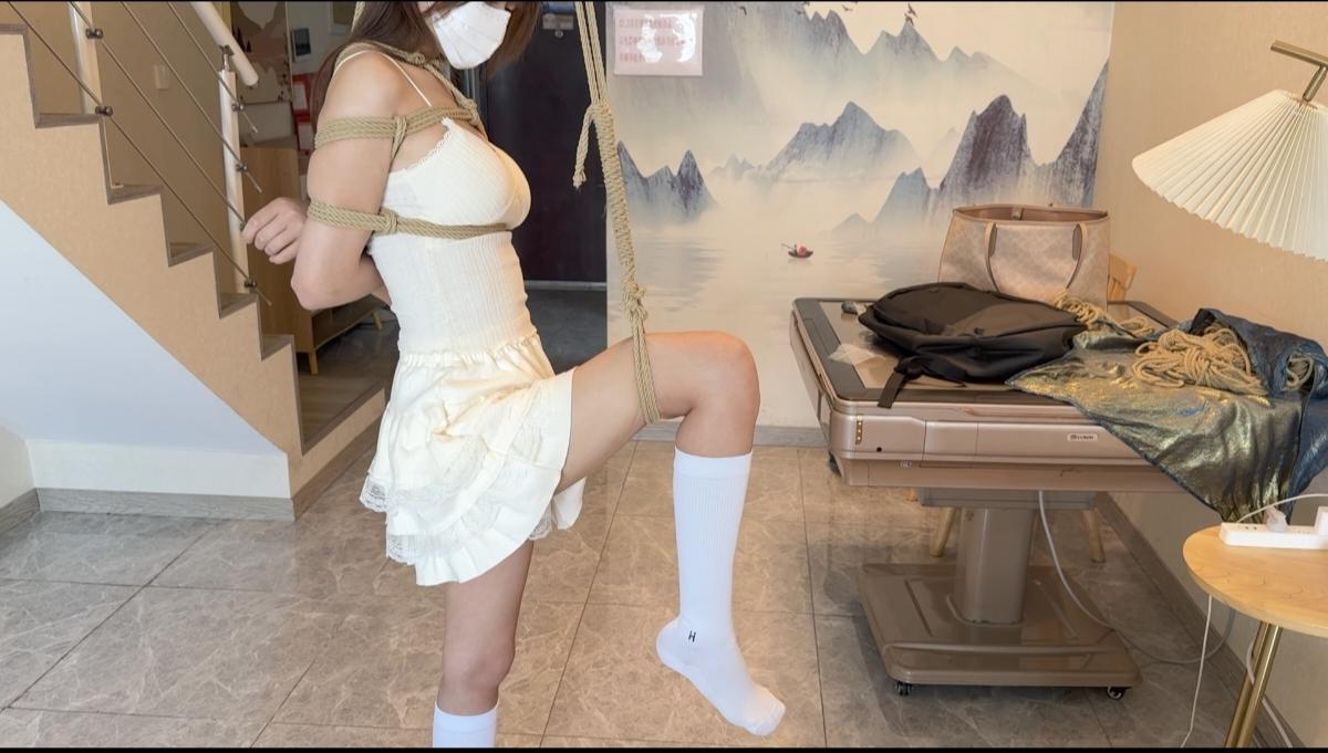 长筒袜捆绑 驷马 单腿吊 TK 长筒袜捆绑 驷马 单腿吊 TK