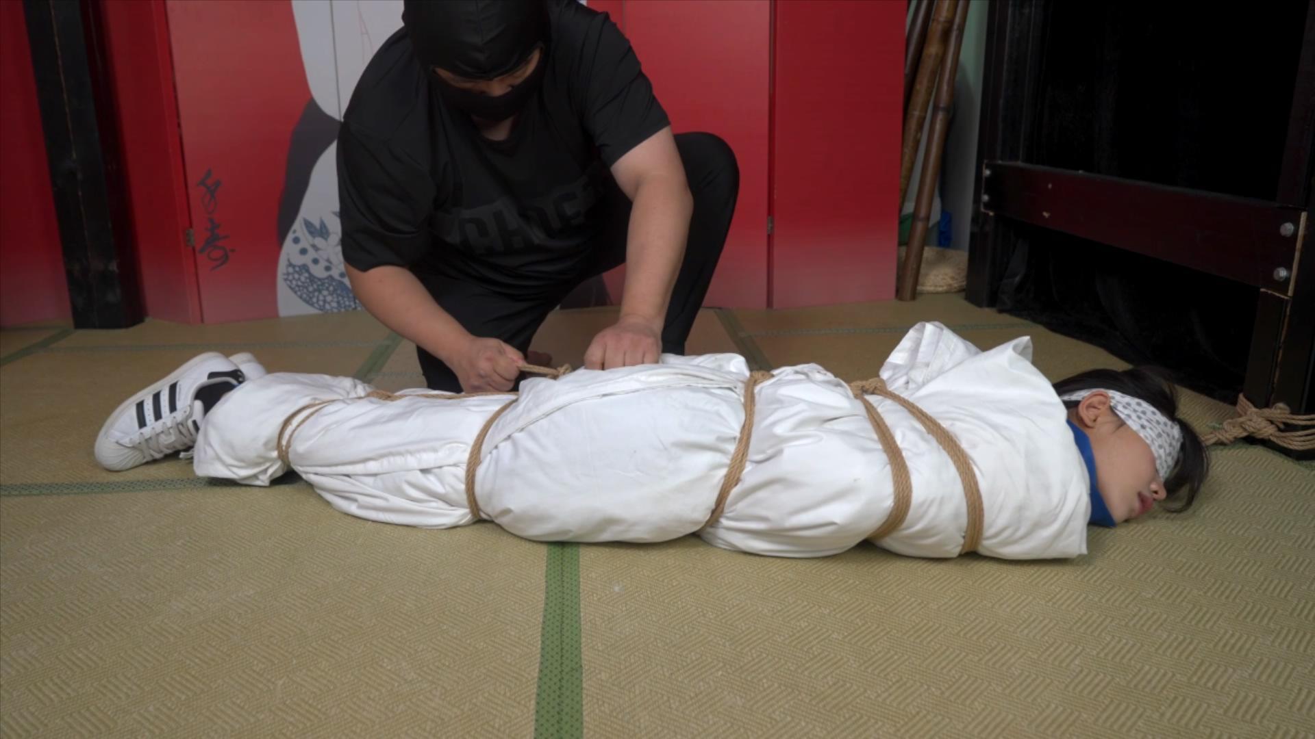 贝壳头,校服棉被包裹! 贝壳头,校服棉被包裹!