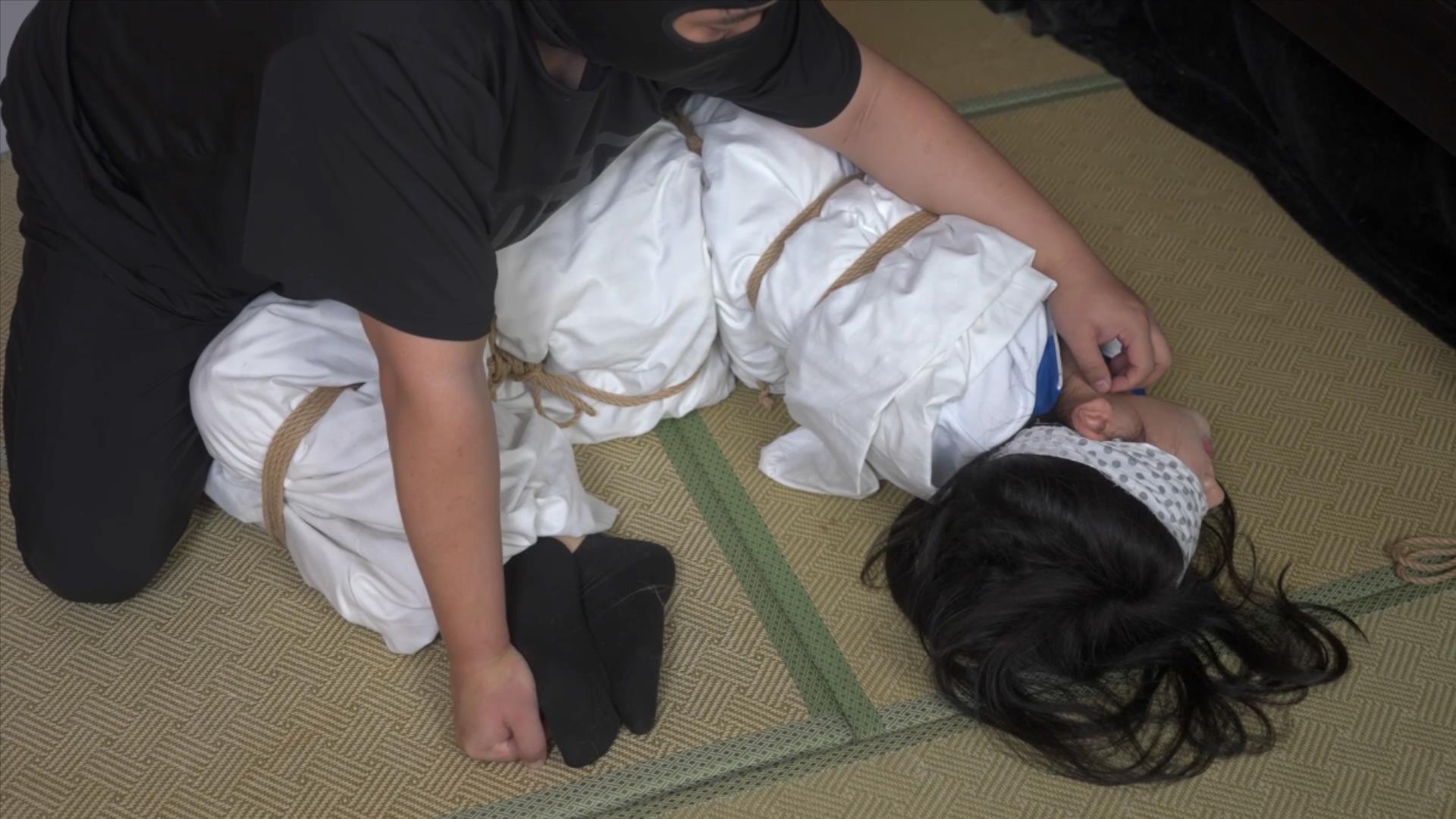 贝壳头,校服棉被包裹! 贝壳头,校服棉被包裹!