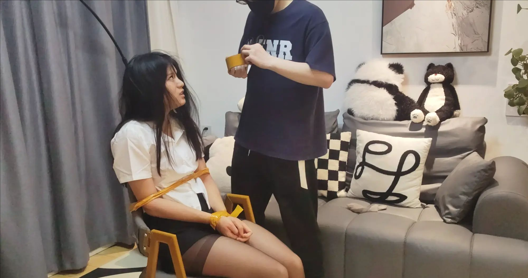 家中致命的险境 家中致命的险境