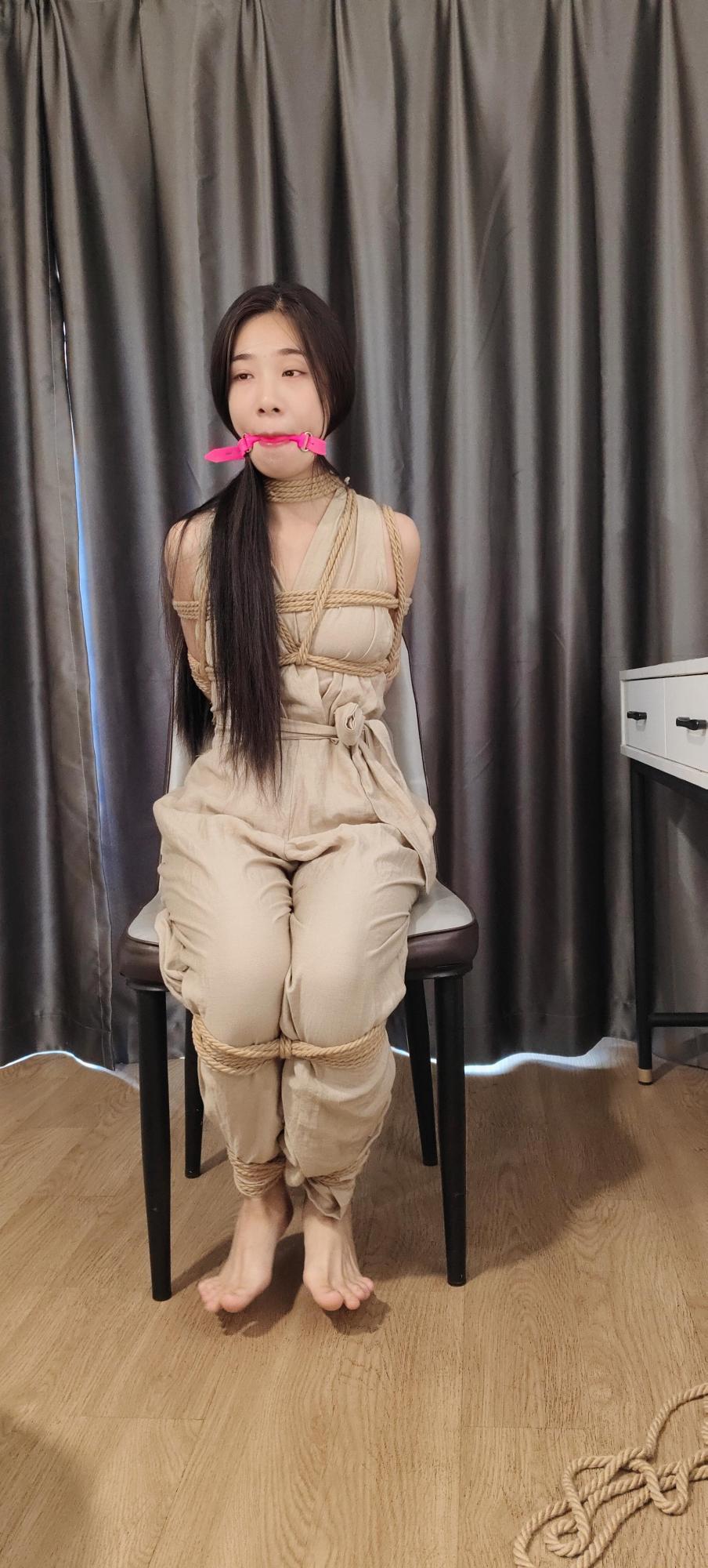 新模 后手观音 口球 旗袍 挠脚 脚铐 蒙眼 新模 后手观音 口球 旗袍 挠脚 脚铐 蒙眼