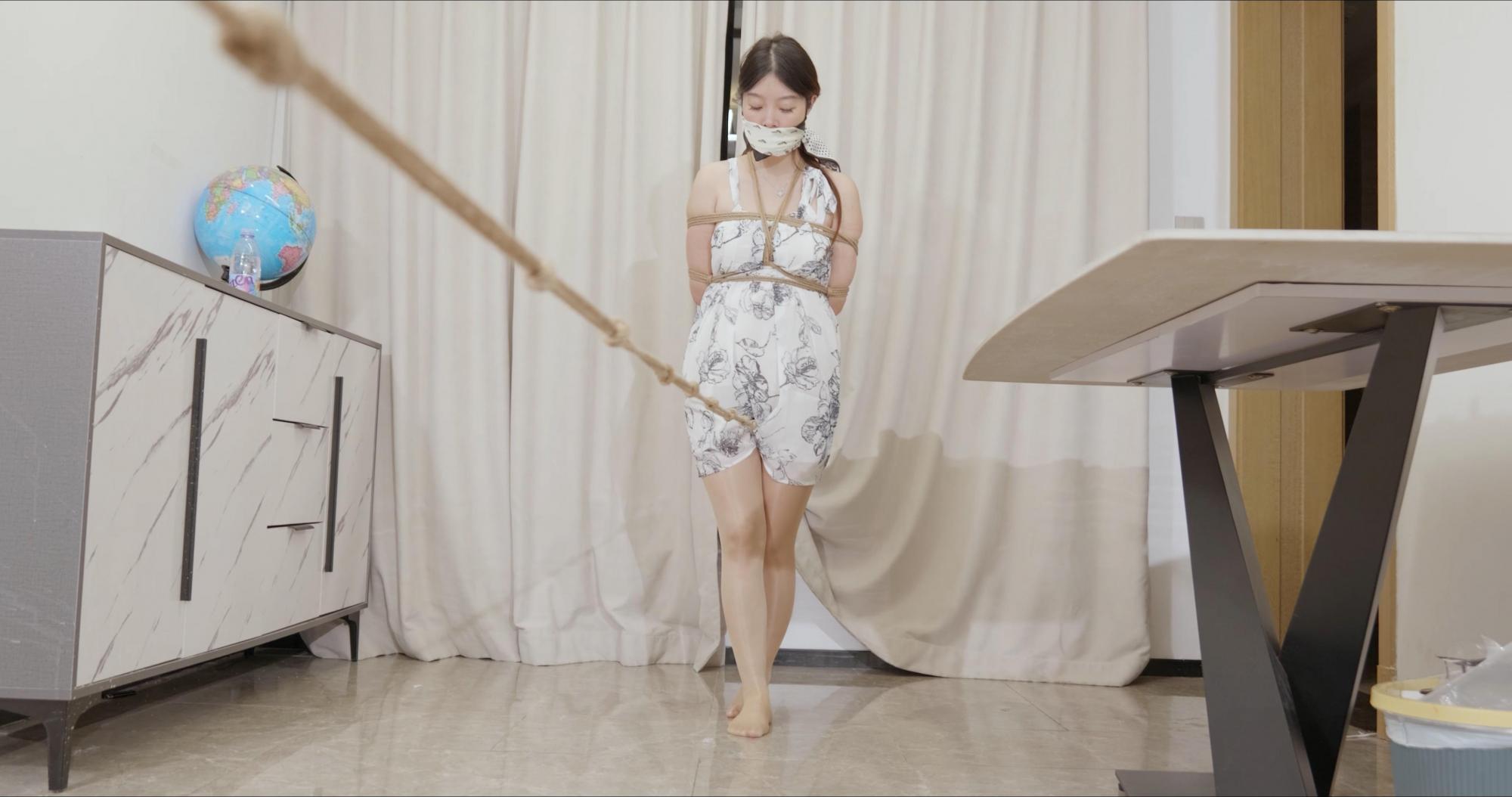 丝巾堵嘴蒙嘴走绳蒙眼放置 丝巾堵嘴蒙嘴走绳蒙眼放置