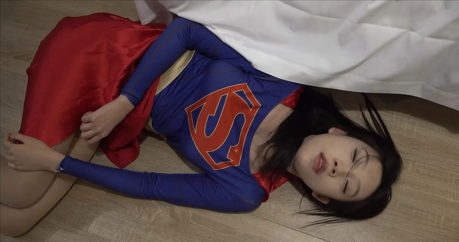 调教女超人 调教女超人