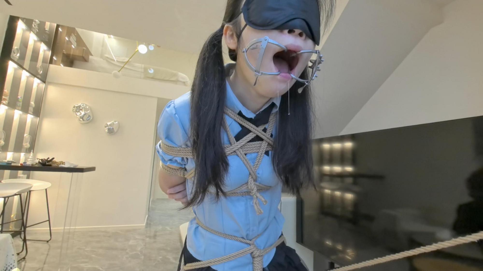 肉丝白袜小皮鞋 鼻勾口球 把绳子固定在股绳处走绳是一种什么样的体验 皮鞭的监督得来的结论是惨叫痛哭 鼻涕口水横飞 那跪着走呢? 肉丝白袜小皮鞋 鼻勾口球 把绳子固定在股绳处走绳是一种什么样的体验 皮鞭的监督得来的结论是惨叫痛哭 鼻涕口水横飞 那跪着走呢?
