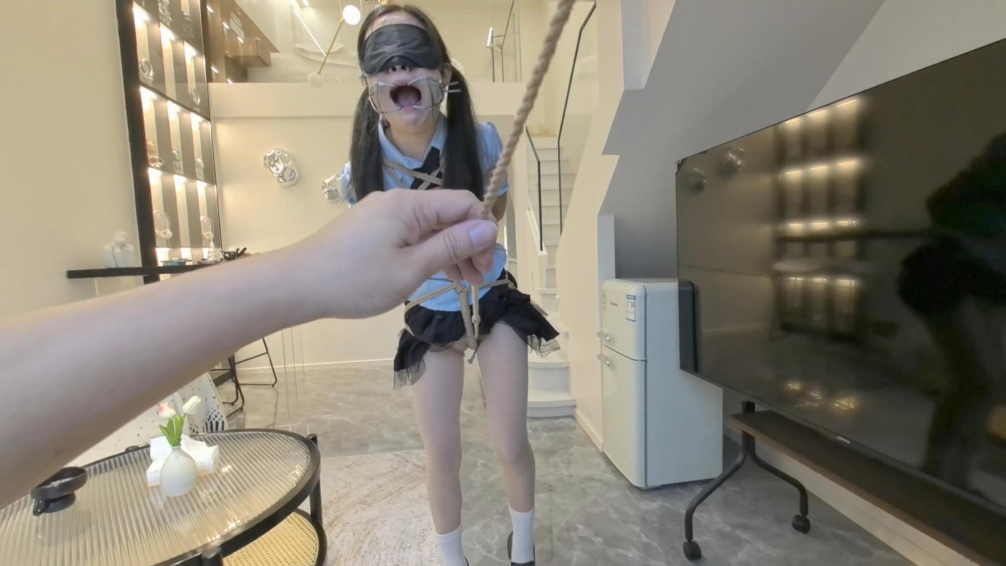 肉丝白袜小皮鞋 鼻勾口球 把绳子固定在股绳处走绳是一种什么样的体验 皮鞭的监督得来的结论是惨叫痛哭 鼻涕口水横飞 那跪着走呢? 肉丝白袜小皮鞋 鼻勾口球 把绳子固定在股绳处走绳是一种什么样的体验 皮鞭的监督得来的结论是惨叫痛哭 鼻涕口水横飞 那跪着走呢?