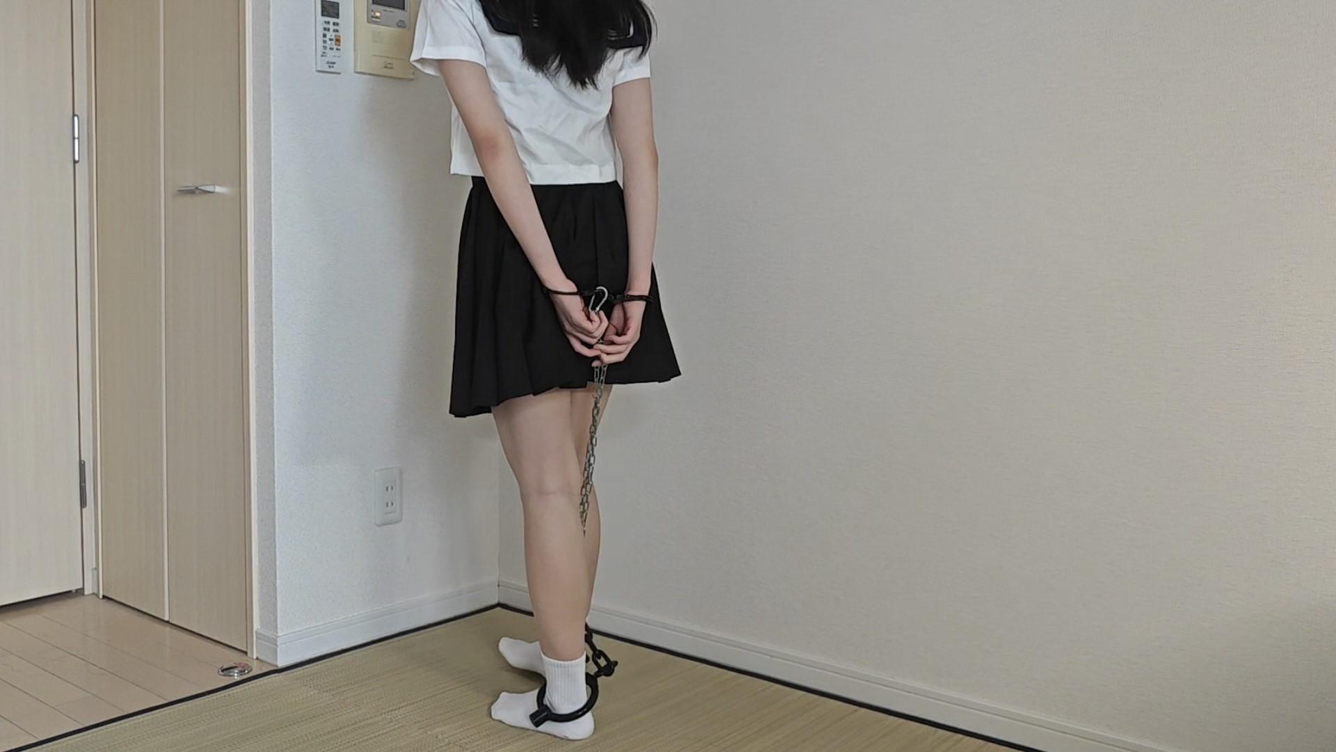 jk白袜kiki黑色手铐与黑铁脚镣挣扎 jk白袜kiki黑色手铐与黑铁脚镣挣扎