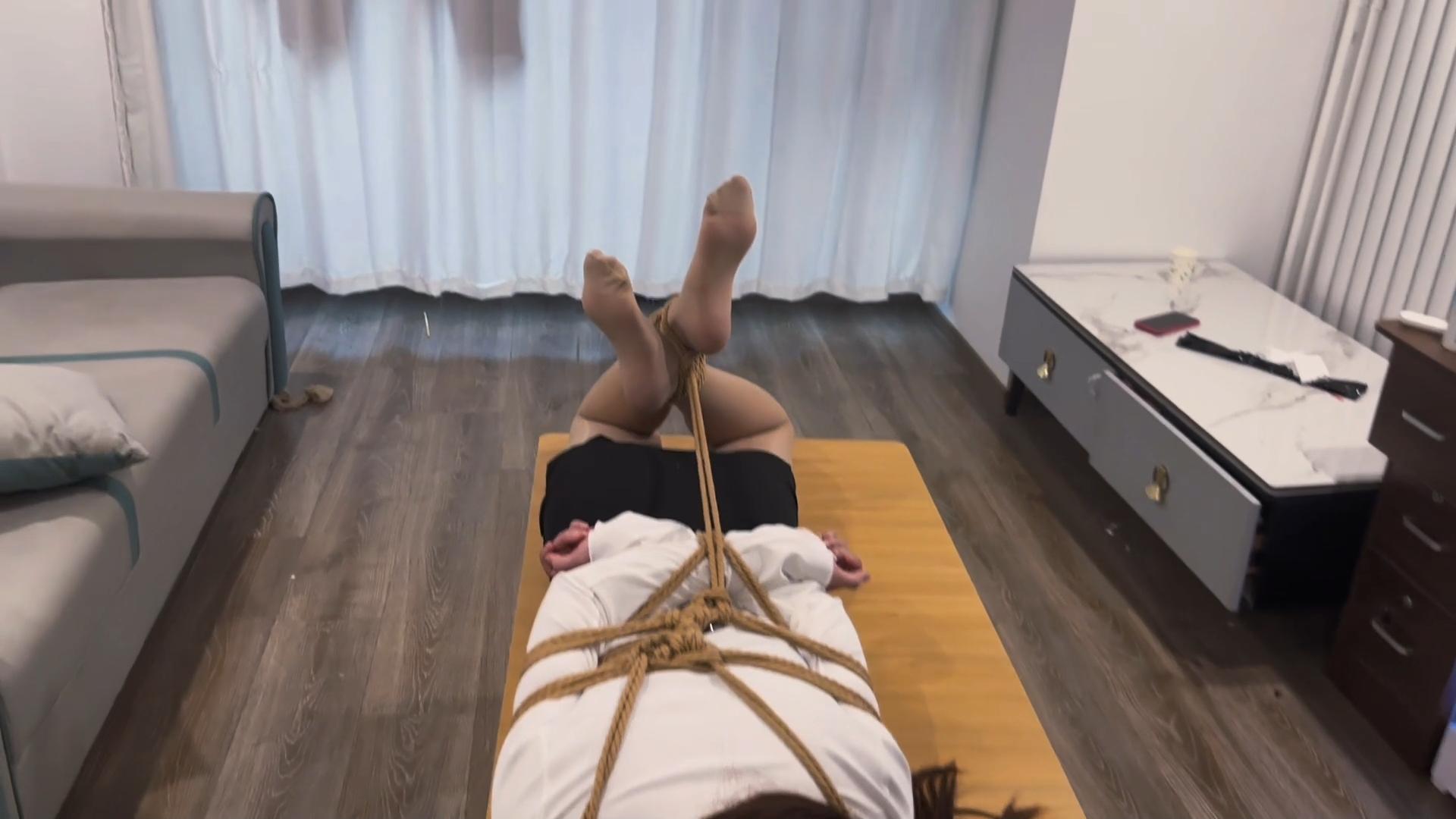 入室捆绑,OL装小北日式五花,肉丝袜堵嘴+原味白袜堵嘴,驷马捆绑口球堵嘴。 入室捆绑,OL装小北日式五花,肉丝袜堵嘴+原味白袜堵嘴,驷马捆绑口球堵嘴。