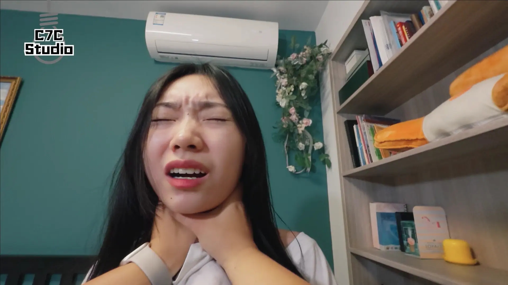 《致命爱人》裸足素颜小姐姐