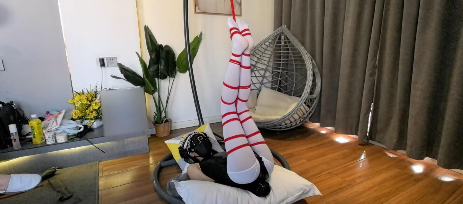 白丝女仆吊篮开腿放置+皮质束缚衣圣诞树吊腿+白丝全包装箱 白丝女仆吊篮开腿放置+皮质束缚衣圣诞树吊腿+白丝全包装箱