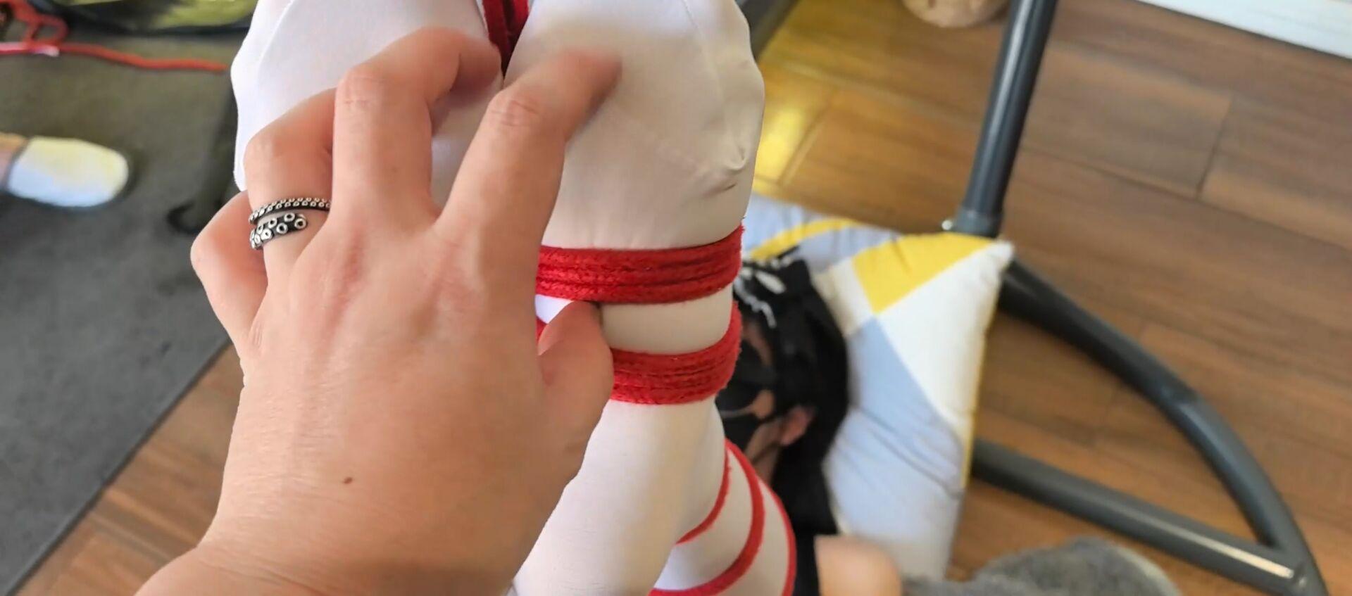 白丝女仆吊篮开腿放置+皮质束缚衣圣诞树吊腿+白丝全包装箱 白丝女仆吊篮开腿放置+皮质束缚衣圣诞树吊腿+白丝全包装箱