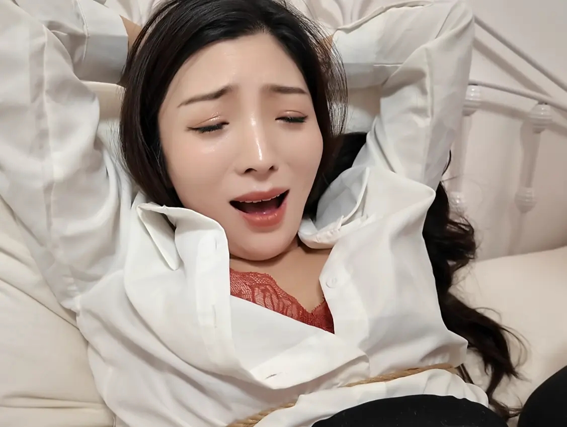 随心原创 佳佳 捆绑女明星 惨遭蹂躏