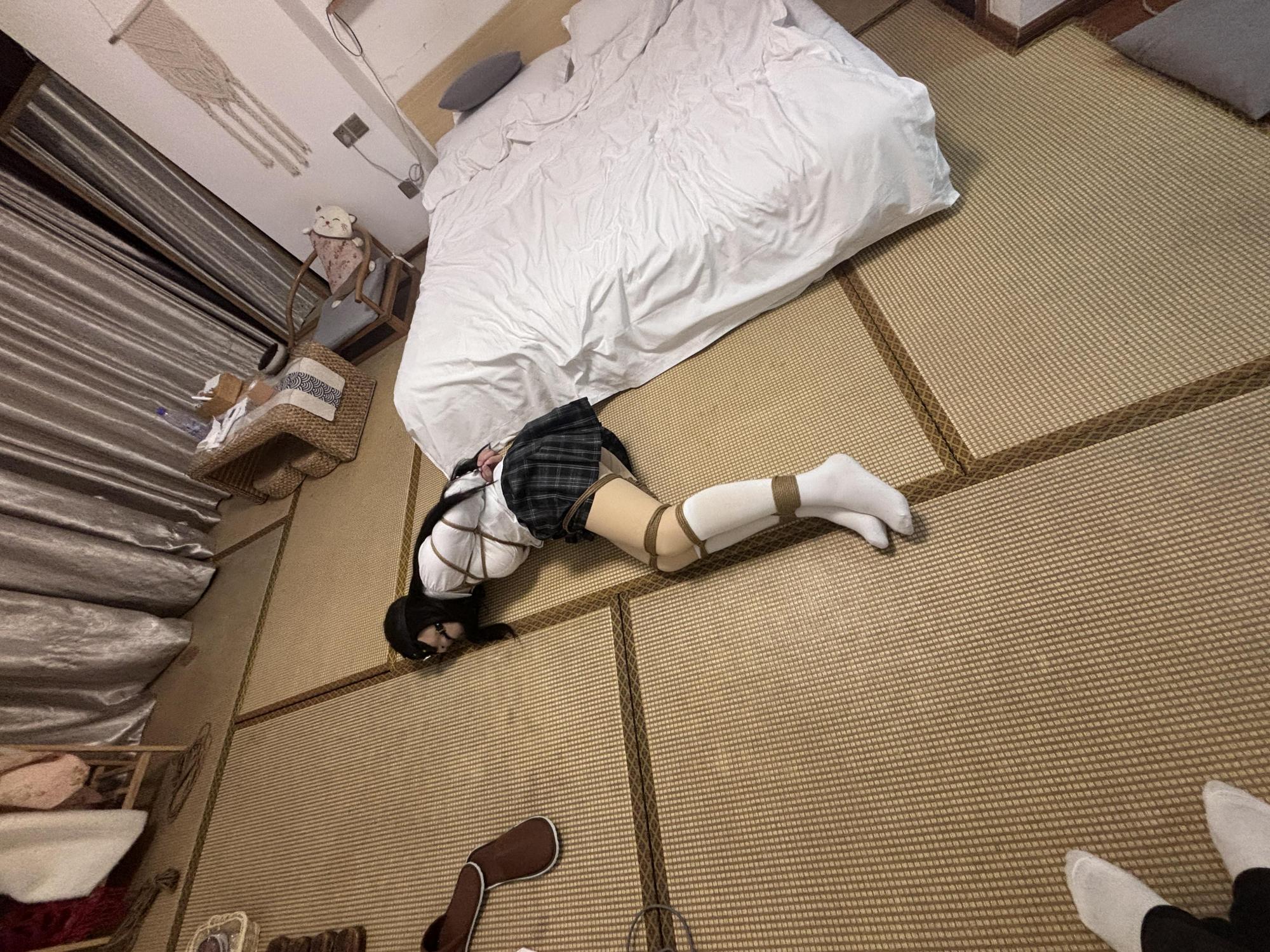 约拍猫又(JK+肉丝+白袜+捆绑+口球+挣扎) 约拍猫又(JK+肉丝+白袜+捆绑+口球+挣扎)