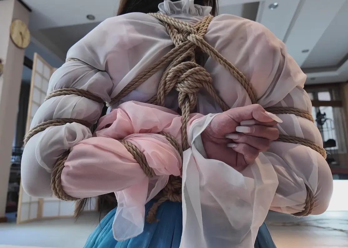 卢曼莹汉服五花放置 卢曼莹汉服五花放置