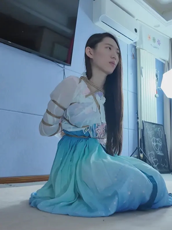 卢曼莹汉服五花放置 卢曼莹汉服五花放置