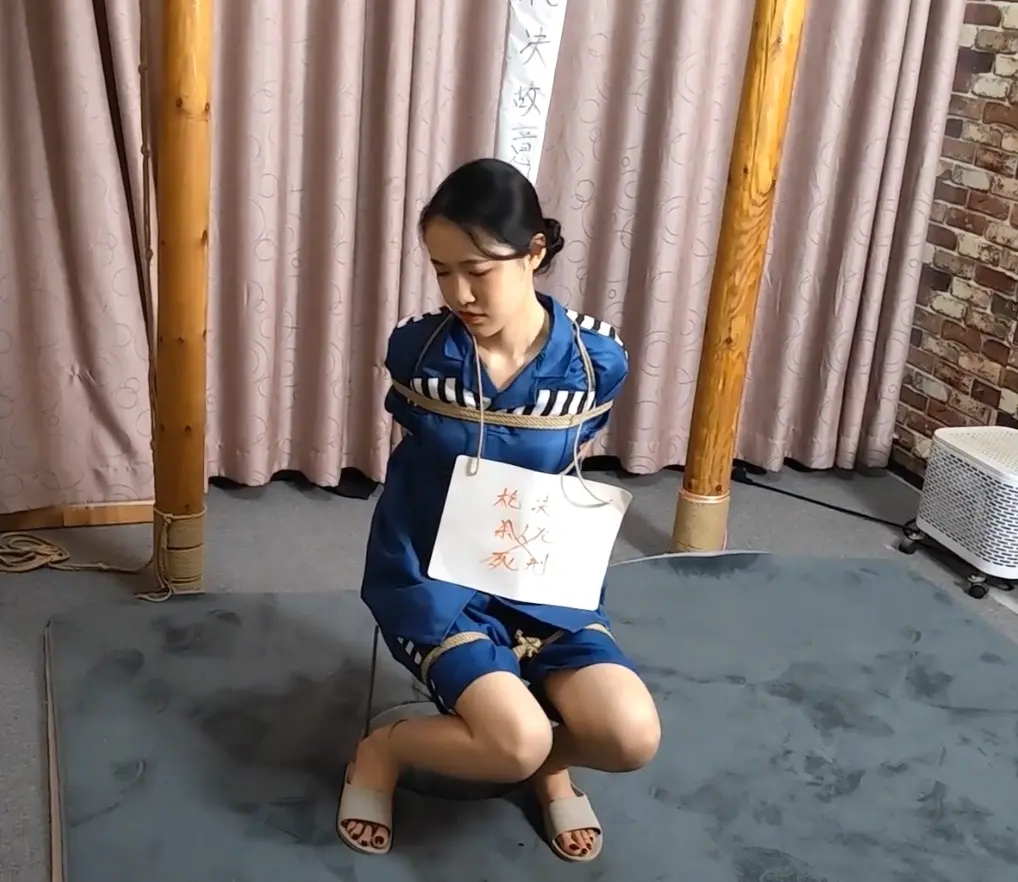 重镣女死囚合集 重镣女死囚合集