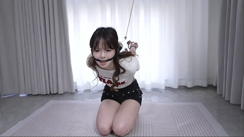 【定制授公映】惩治美少女 【定制授公映】惩治美少女